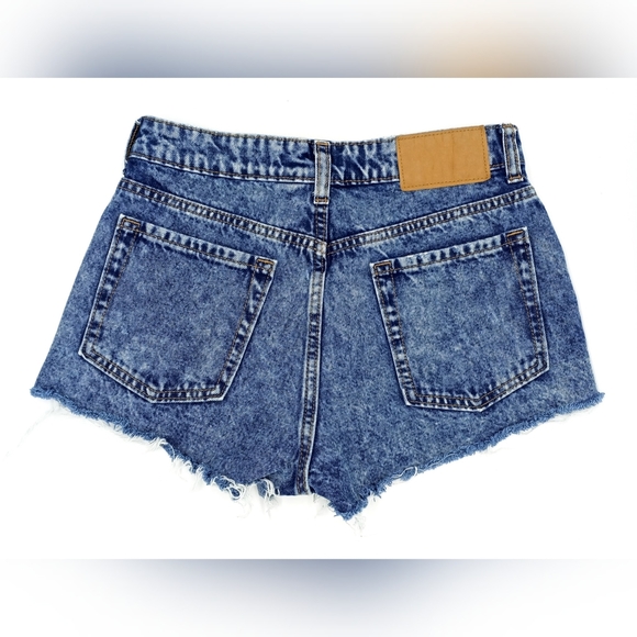 4/$25 Divided by H&M Denim Shorts Size 4 - Picture 2 of 4